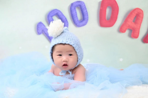 镇江宝宝喜欢搓脚 镇江宝宝喜欢搓脚